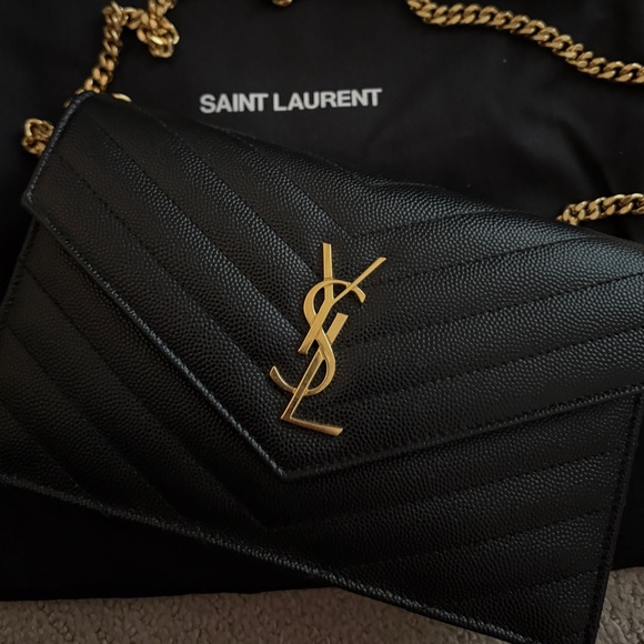 Yves Saint Laurent WOC - Picture 8 of 8